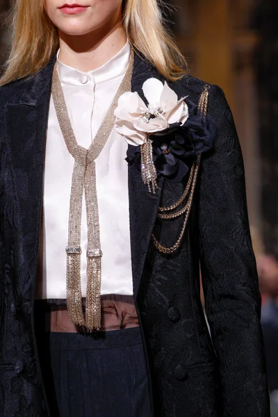 Look 98
